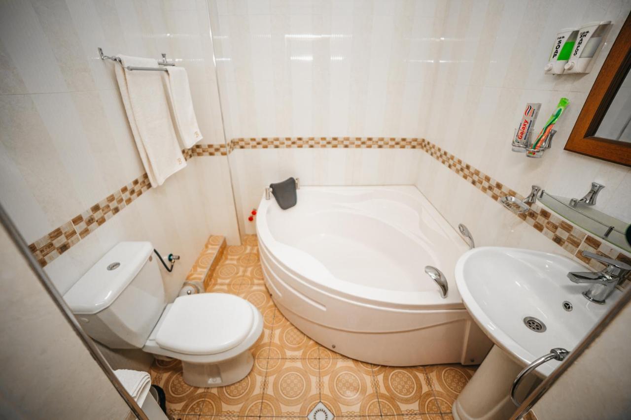 Buyuk Ipak Yo'Li Hotel نمنغان المظهر الخارجي الصورة