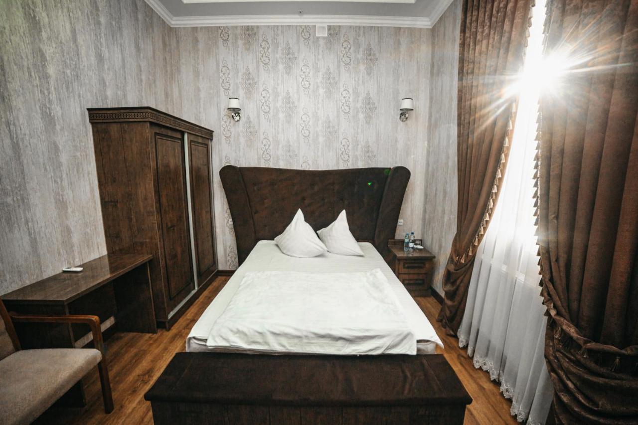 Buyuk Ipak Yo'Li Hotel نمنغان المظهر الخارجي الصورة