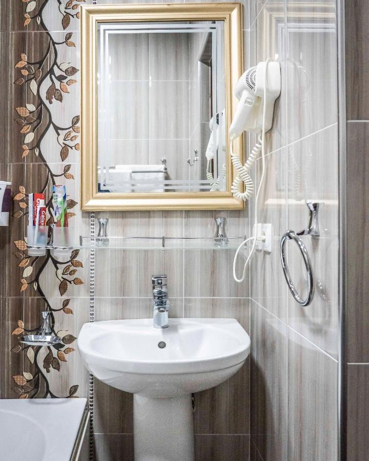 Buyuk Ipak Yo'Li Hotel نمنغان المظهر الخارجي الصورة